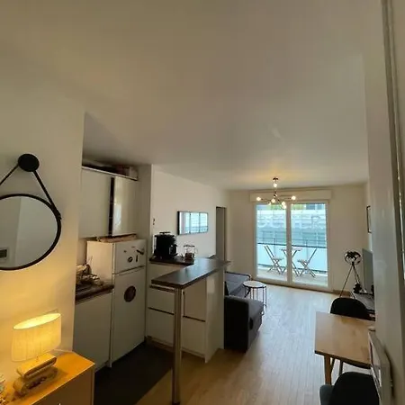 Cosy With Balcony Eiffel Tower View Appartement *